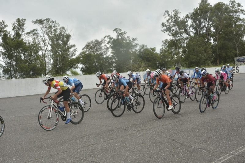 Se corre en  La Bota el Gran Premio Ciudad de Olavarra